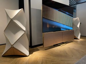 B&O Beolab 90 am Harmony 83 Zoll