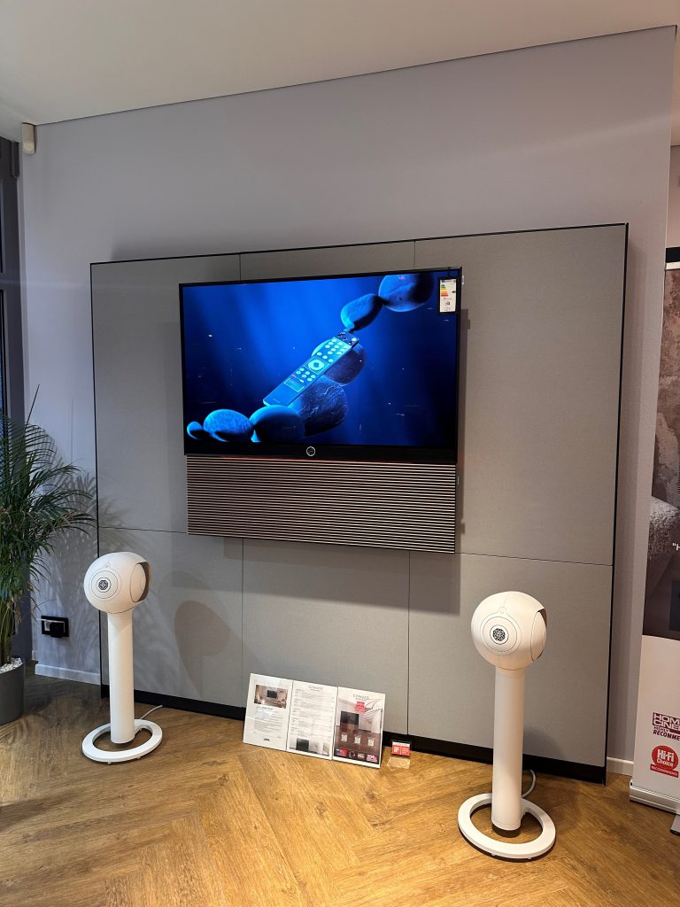 Devialet Phantom und Canvas mit Loewe TV Heimkino